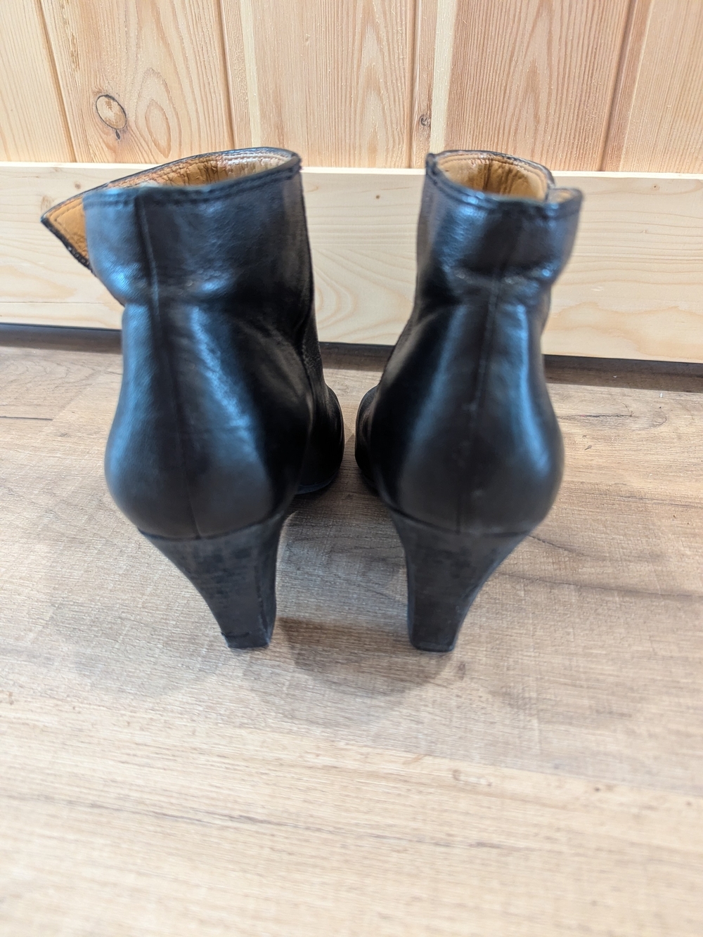 Vintage American Collection Nine West Genuine Leather Black Ankle Booties - Picture 5 of 8